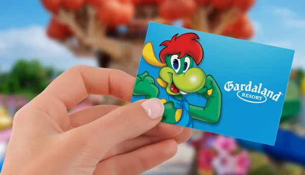 Card Retro Ticket 1080X1080