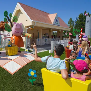 Gardaland Park - Peppa Pig Land - Il Trenino di Nonno Pig