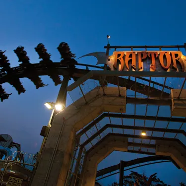 Gardaland Park - Raptor - Veduta notturna